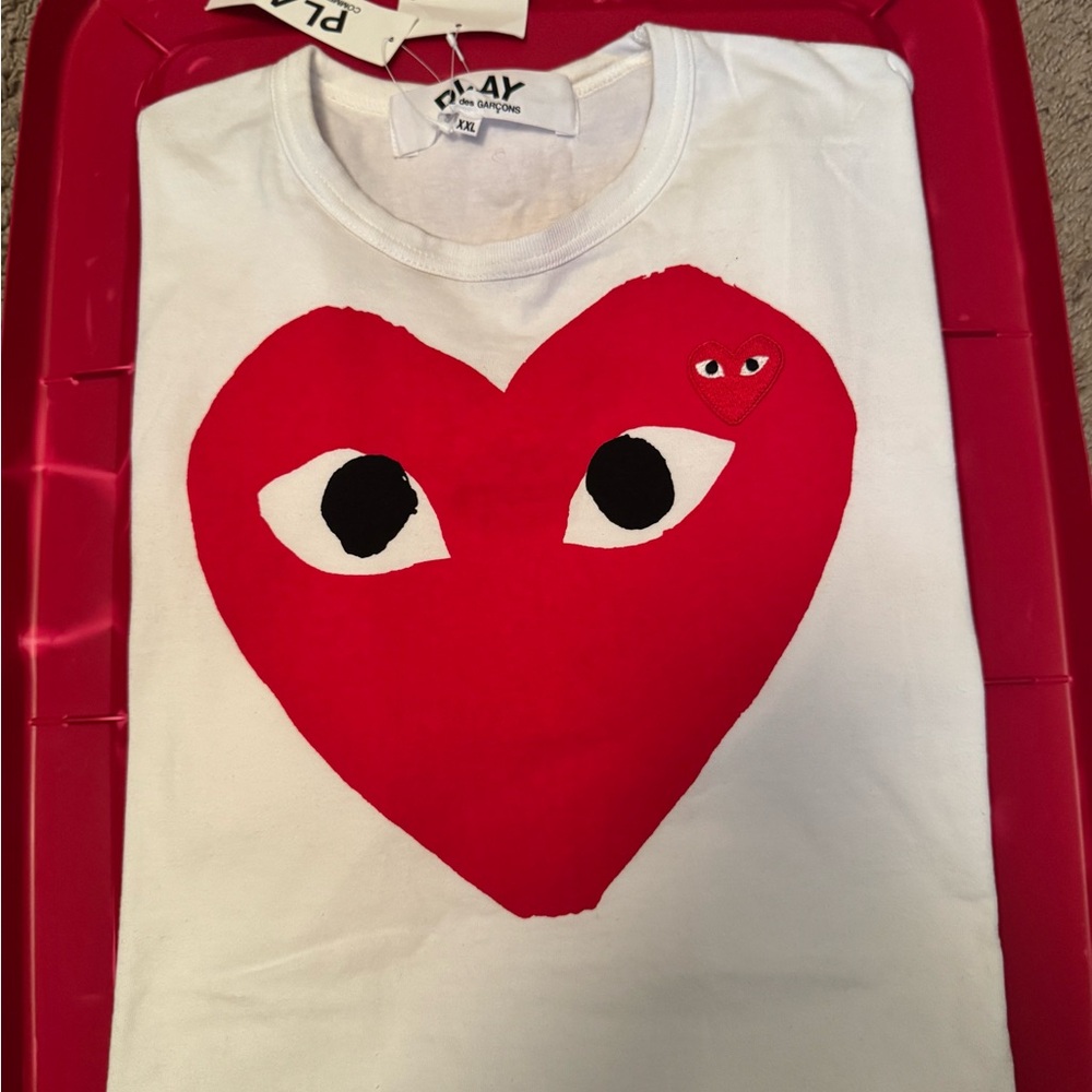 BRAND NEW‼️ Comme des Garcons PLAY White Tee with Red Heart